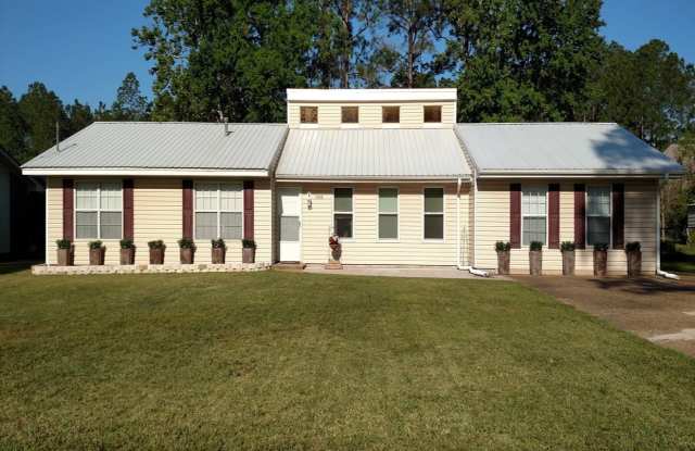 1008 S. Comet Avenue - 1008 South Comet Avenue, Callaway, FL 32404