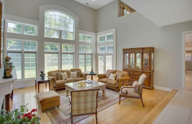 10 Helen Dr Gallery 2