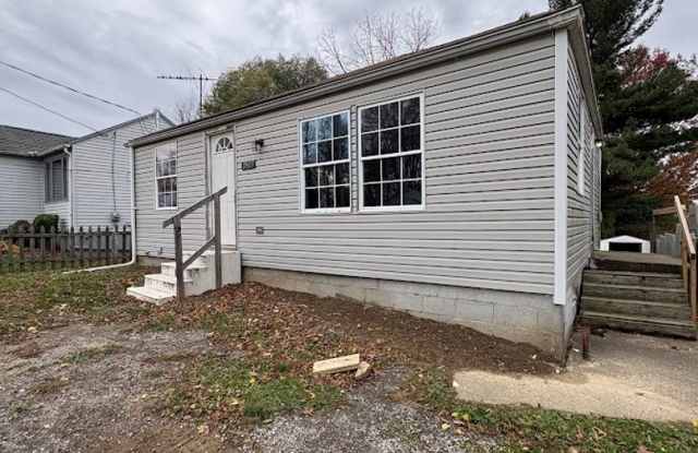 Two bedroom one bathroom home for rent - 1905 Tanner Avenue Southwest, Canton, OH 44706