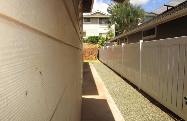 3 Bed 2-1/2 bath home in Royal Kunia, Gallery 3