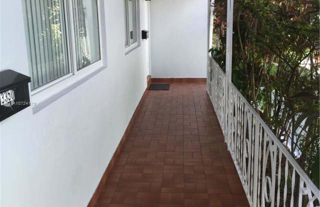 3352 SW 24 Terr Gallery 2