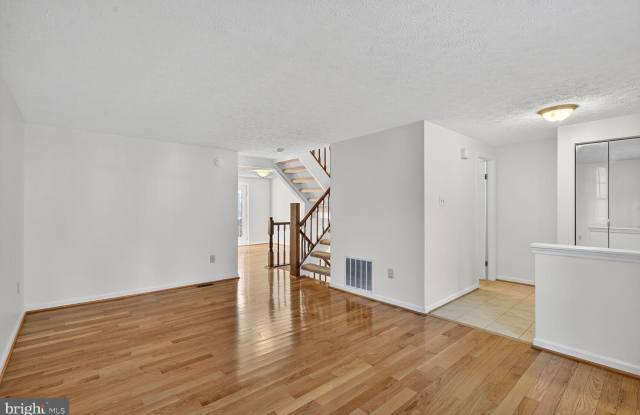 7682 MANDAN Road Gallery 2