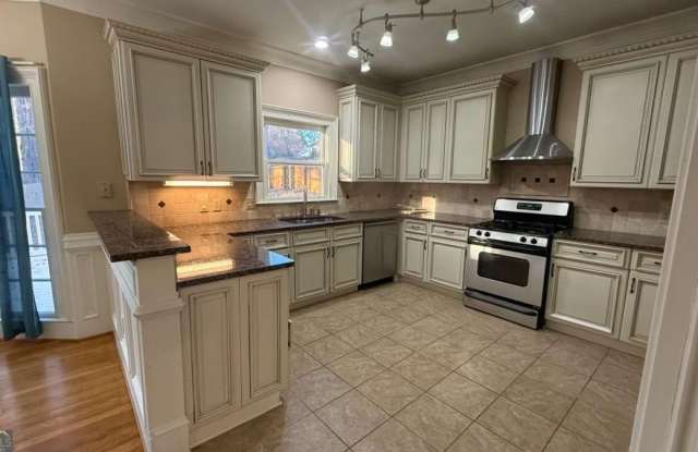 225 Brookhollow Trace Gallery 4