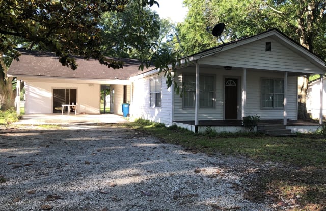 3310 Charlie Ave - 3310 Charlie Avenue, Pascagoula, MS 39581