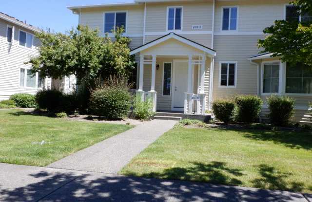 2010 Garry Oaks Avenue Unit B - 2010 Garry Oaks Avenue, DuPont, WA 98327