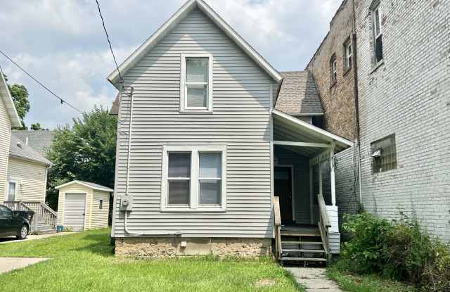 819 Saint Lawrence Avenue photos photos