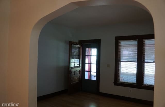 1614 3rd Street NE Gallery 3