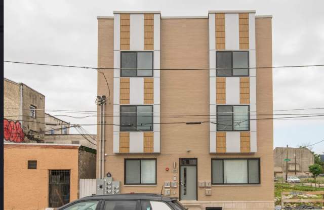 2106 North Reese Street - 2 Gallery 1