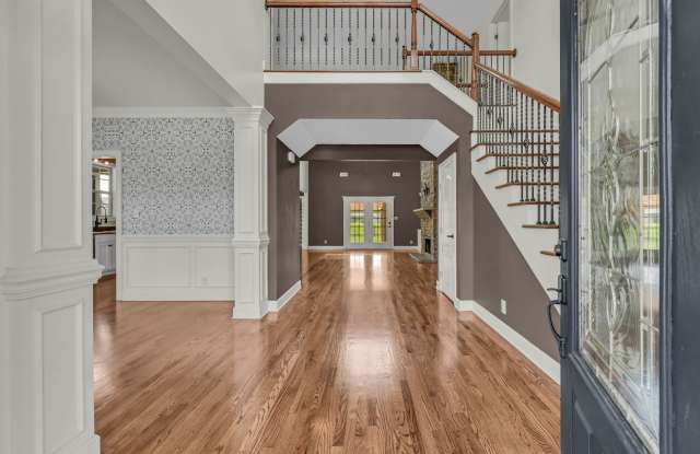 **ONE MONTH FREE** Residential Home in the Beautiful, Hickory Wild! Gallery 3