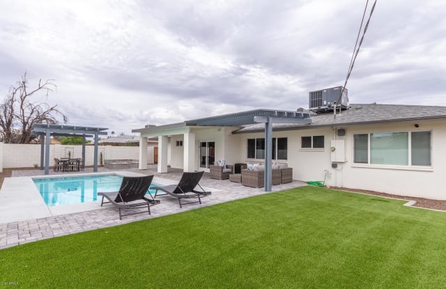 8238 E WILSHIRE Drive - 8238 East Wilshire Drive, Scottsdale, AZ 85257