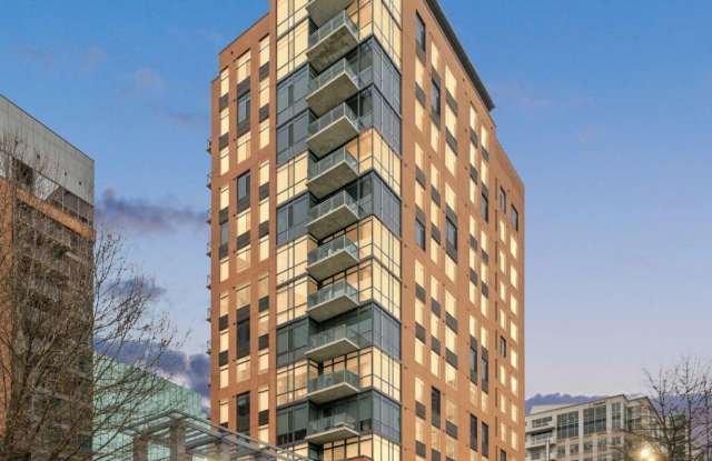 2000 CLARENDON Boulevard photos photos