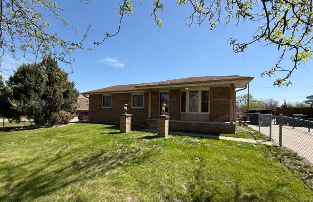 Beautifully Remodeled West Side Home | 3 Bedroom + Finished Basement Space photos photos