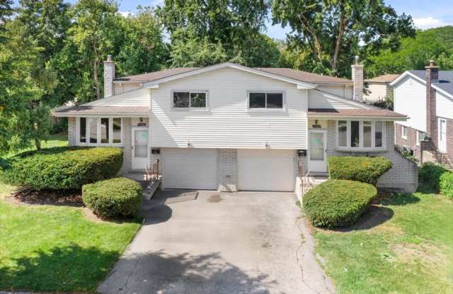 1704 N Drury Lane - 1704 North Drury Lane, Arlington Heights, IL 60004 1704 N Drury Lane - 1704 North Drury Lane, Arlington Heights, IL 60004