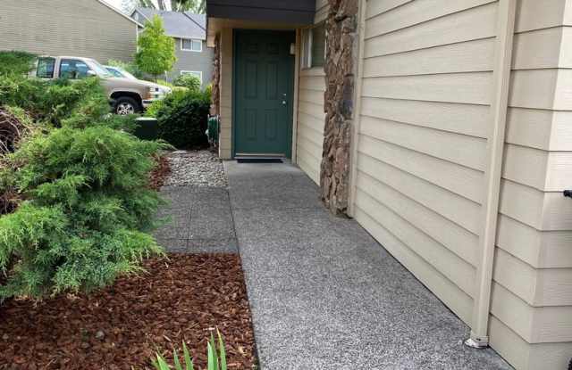 SUMMER SPECIAL: $300 off first full months rent-Beautiful 2/ BR Condo Across From Gateway Mall photos photos