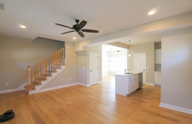 Pet-Friendly 3-Bedroom Home with Upstairs Bonus Room & Fenced Backyard Gallery 4