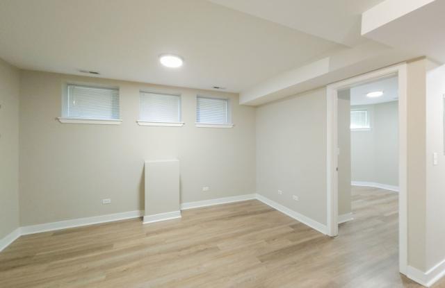 1900 N Lincoln Ave Gallery 2