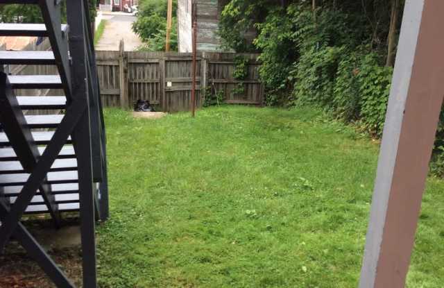 1st floor with Fenced Yard and Parking-Near Farquhar Park/Kiwanis Lake - 327 North Newberry Street, York, PA 17401