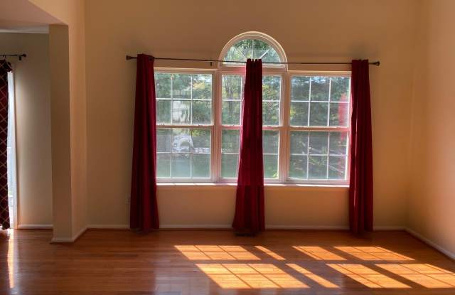 6 MAUREEN WAY photos photos
