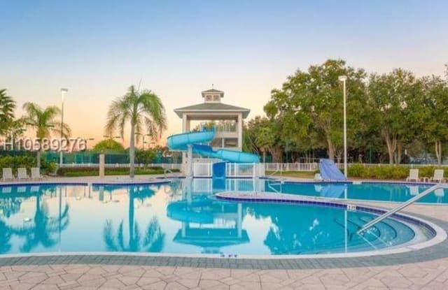 18102 Paradise Point Dr - 18102 Paradise Point Drive, Tampa, FL 33647