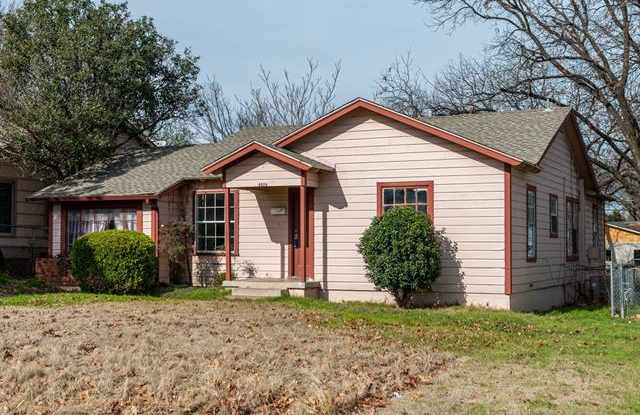 5824 Locke Avenue Gallery 2