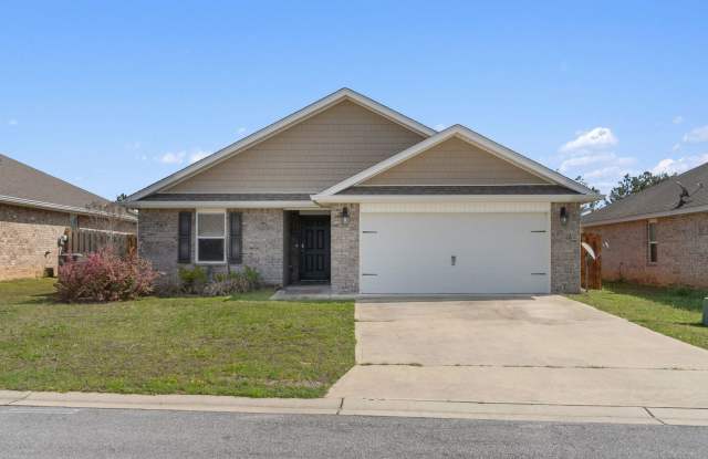 3 bed, community pool home in Redstone Commons - 967 Merganser Way, Crestview, FL 32539