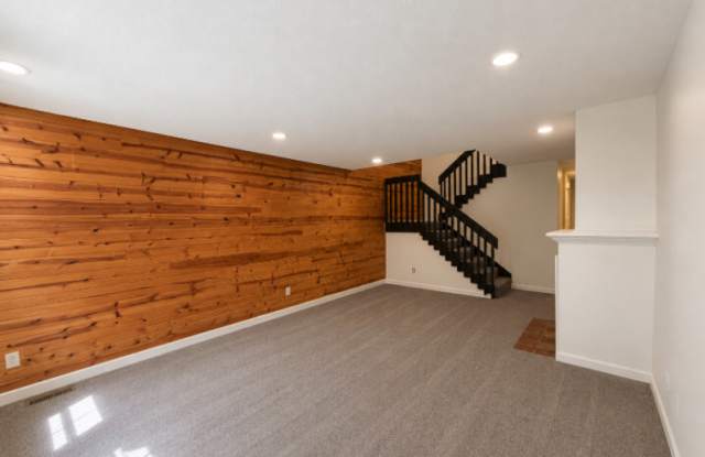 2901 University Drive - B Gallery 1