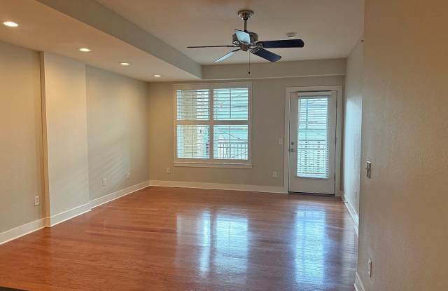 2-Bedroom, 2 Bath Unit for Rent in Denver, CO | Fitness center & Modern Kitchen Gallery 4