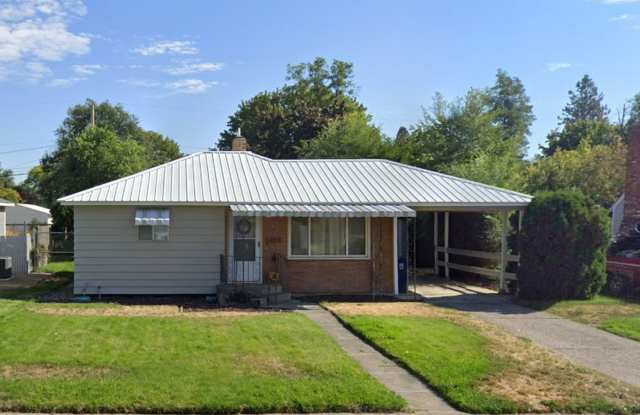 2 Bedroom Home In Shadle With Fenced Back Yard photos photos