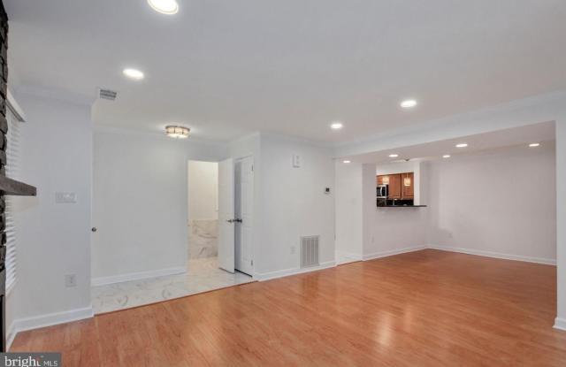 5801 LINDEN SQUARE CT Gallery 4