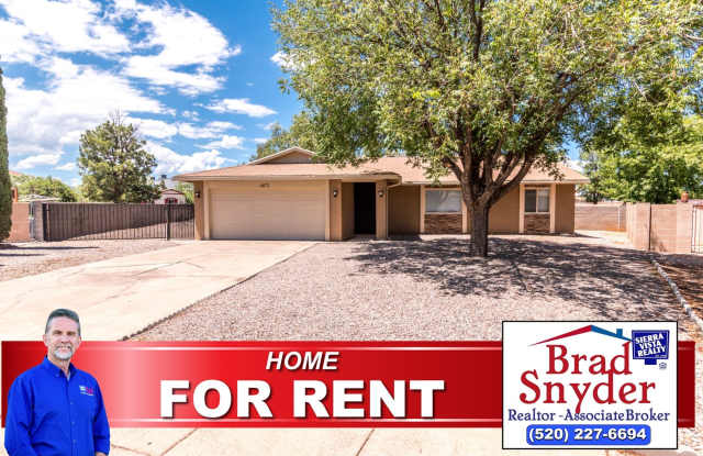 Charming Cul De Sac Home w/ 3 Bedroom, 2 Bath, Central A/C, Large  2 Car Garage, & RV Hook-Ups photos photos
