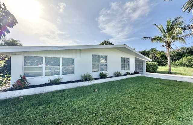 ** BONITA SPRINGS ** 3 BED / 1 BATH - SINGLE FAMILY HOME - NO HOA! - WATERFRONT LOT - ANNUAL RENTAL photos photos