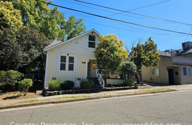 Downtown 3-Bedroom with Old World Charm and Modern Amenities! photos photos