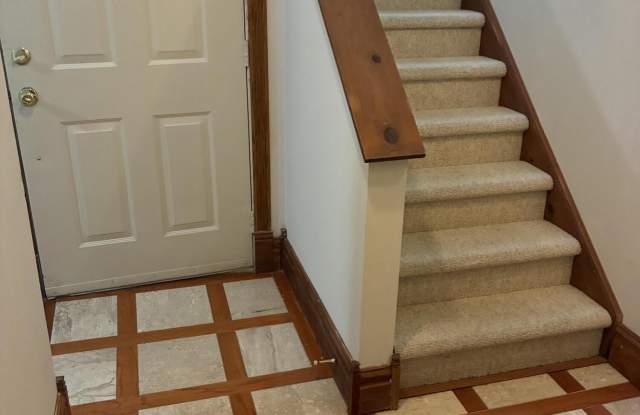 419 Tudor Court Gallery 2