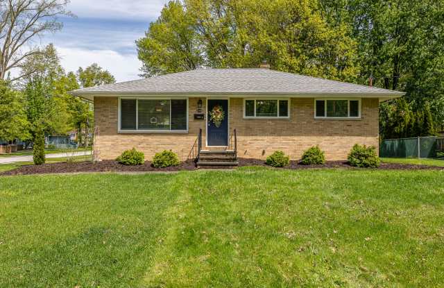 27484 Hollywood Dr photos photos