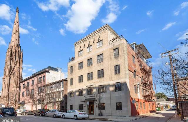 104 W MADISON Street Gallery 1