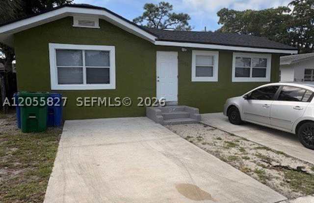 2360 NW 6th Ct photos photos