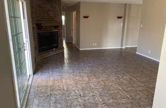 14429 Briarledge St Gallery 2