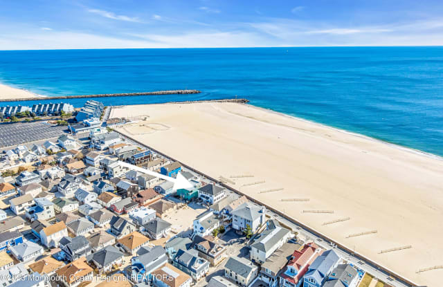14 Minard Place - 14 Minard Place, Point Pleasant Beach, NJ 08742