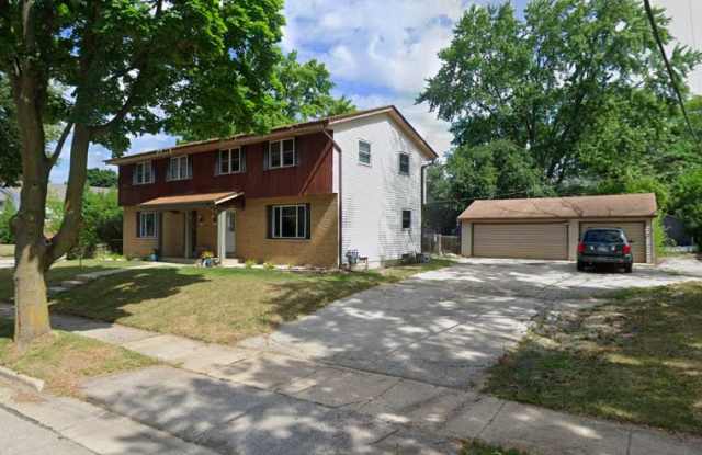 1502 Mohawk Lane - 1502 Mohawk Lane, Waukesha, WI 53186 1502 Mohawk Lane - 1502 Mohawk Lane, Waukesha, WI 53186