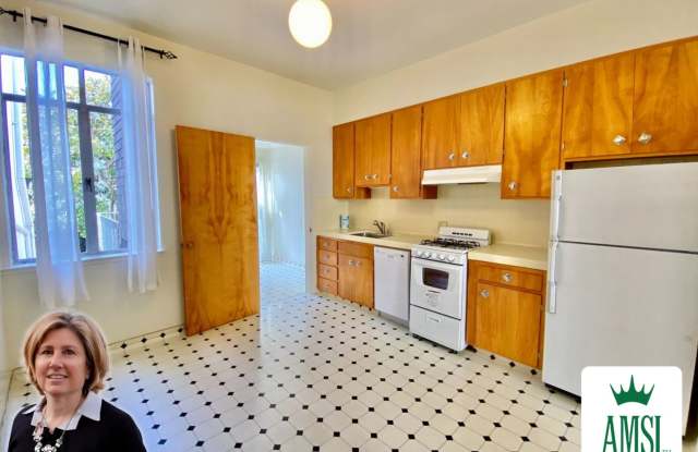 Stellar 1 Bed /1 Bath With Office  1 Park Spot Available Cow Hollow Location - 1949 Filbert Street, San Francisco, CA 94123