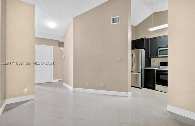 9407 SW 138th Pl Gallery 4