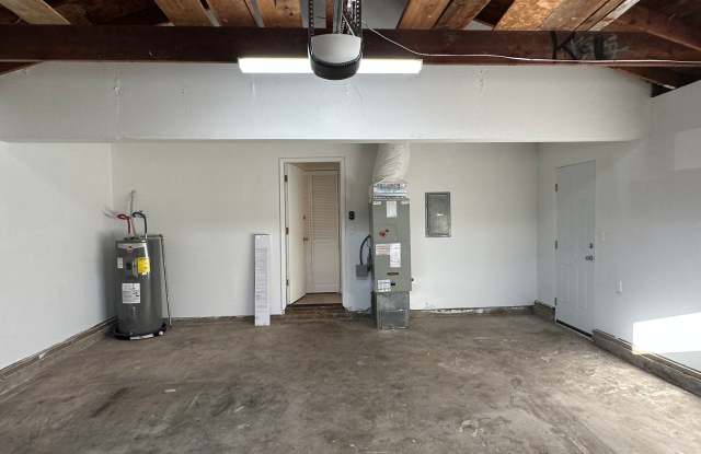 Your Newly Updated 3 Bed, 1 Bath Move-In Ready Home! photos photos