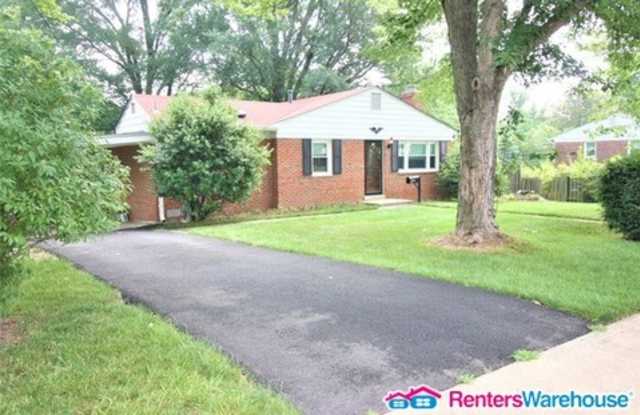 902 Grant St - 902 Grant Street, Herndon, VA 20170