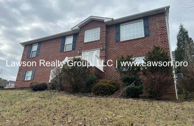 Spacious Split Level Home in Cave Spring - 4431 Olyvia Place, Roanoke County, VA 24018