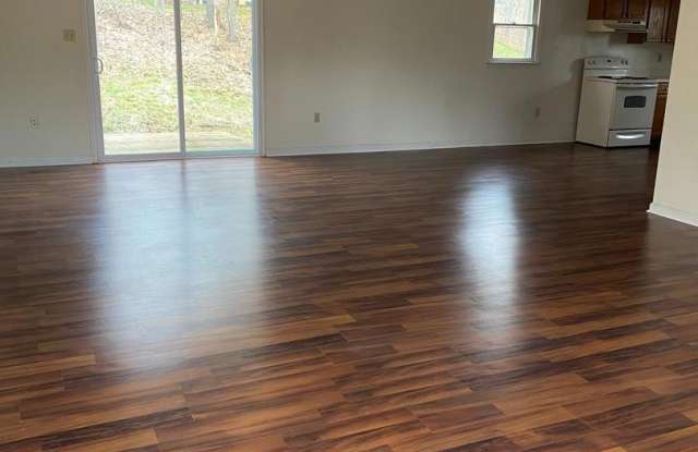1258 LAKEVIEW Drive Gallery 2