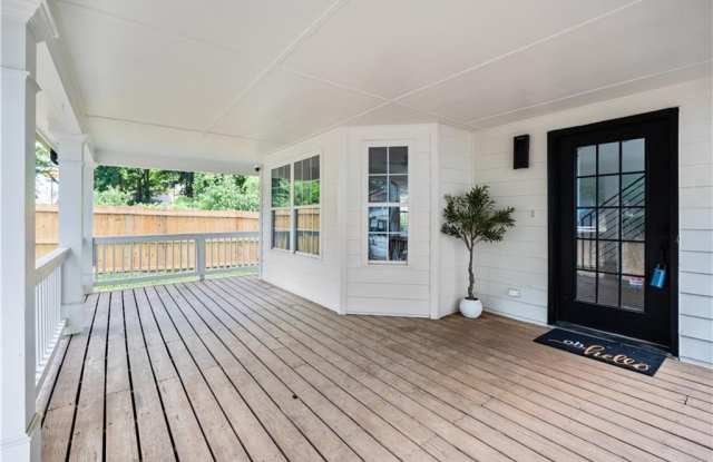 1232 Memorial Drive SE Gallery 2