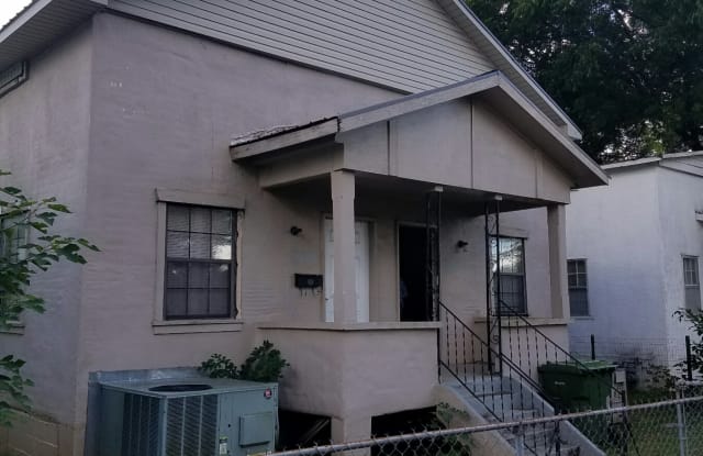 305-307 Abingdon Avenue - 307 - 305 Abingdon Avenue Northwest, Huntsville, AL 35801