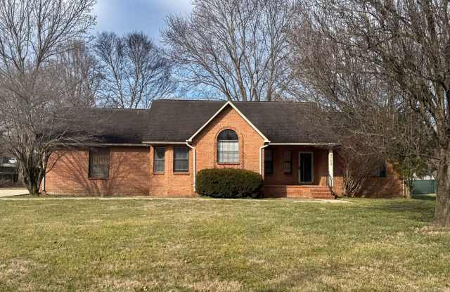 Charming Single-Level 3 Bedroom Home with Large Back Porch and 2-Car Garage photos photos