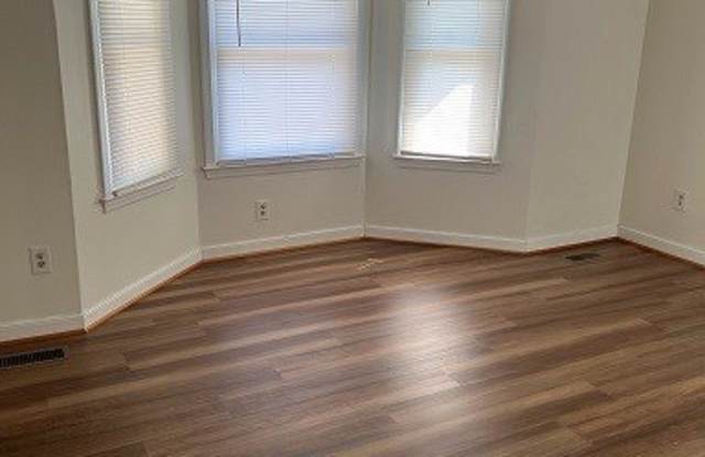 4418 Bridgewood Road Gallery 2