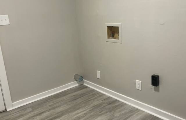 118 Burr Street Gallery 3